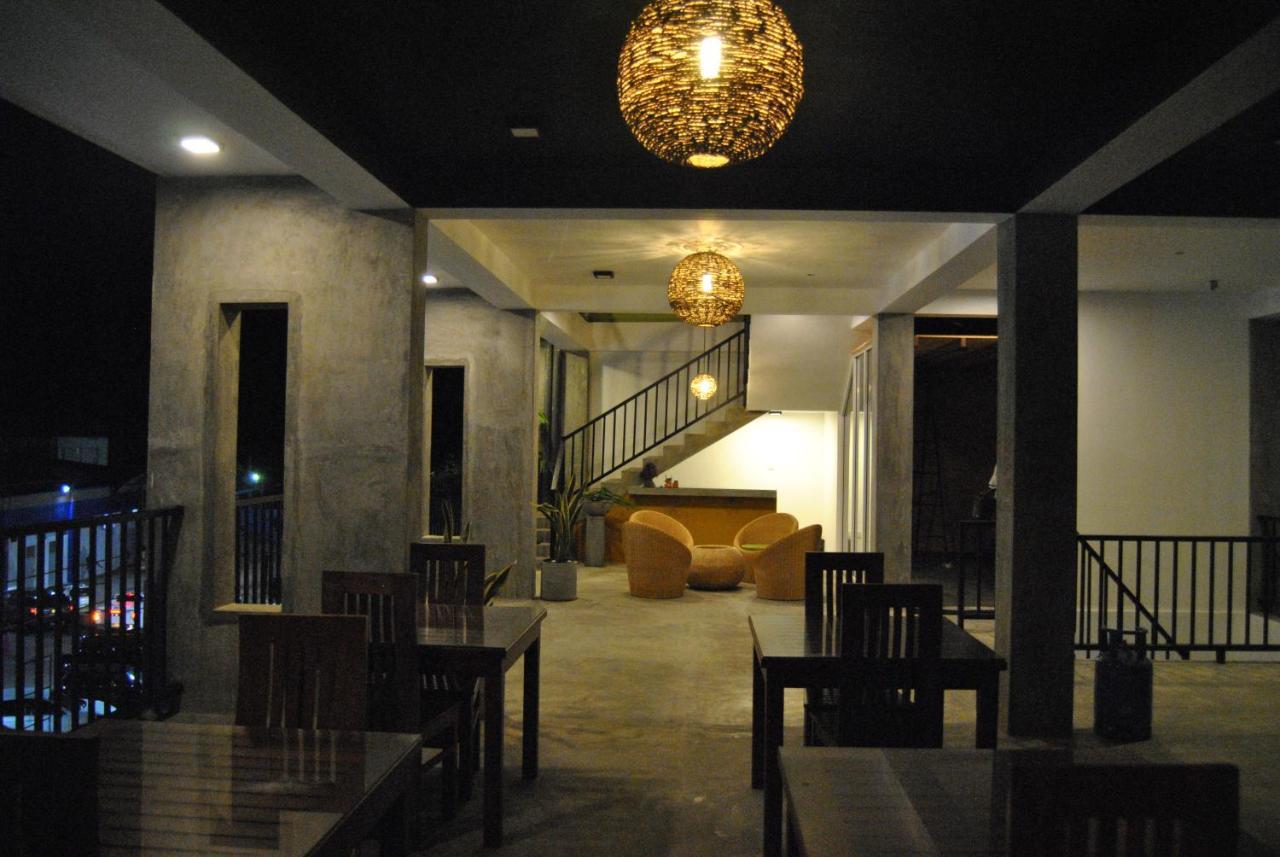 The Canoe Negombo Exterior foto